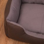 Cottoned pet bed with board detail